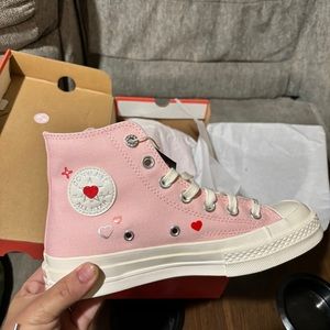 Valentines converse size 6